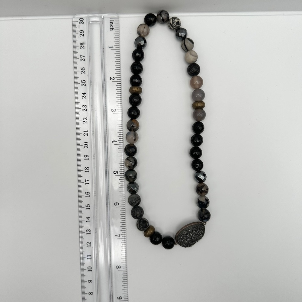 Vintage 80s Natural Stone Druzy Agate Beaded Necklace Faceted Gray Black Jewelry - Picture 8 of 8